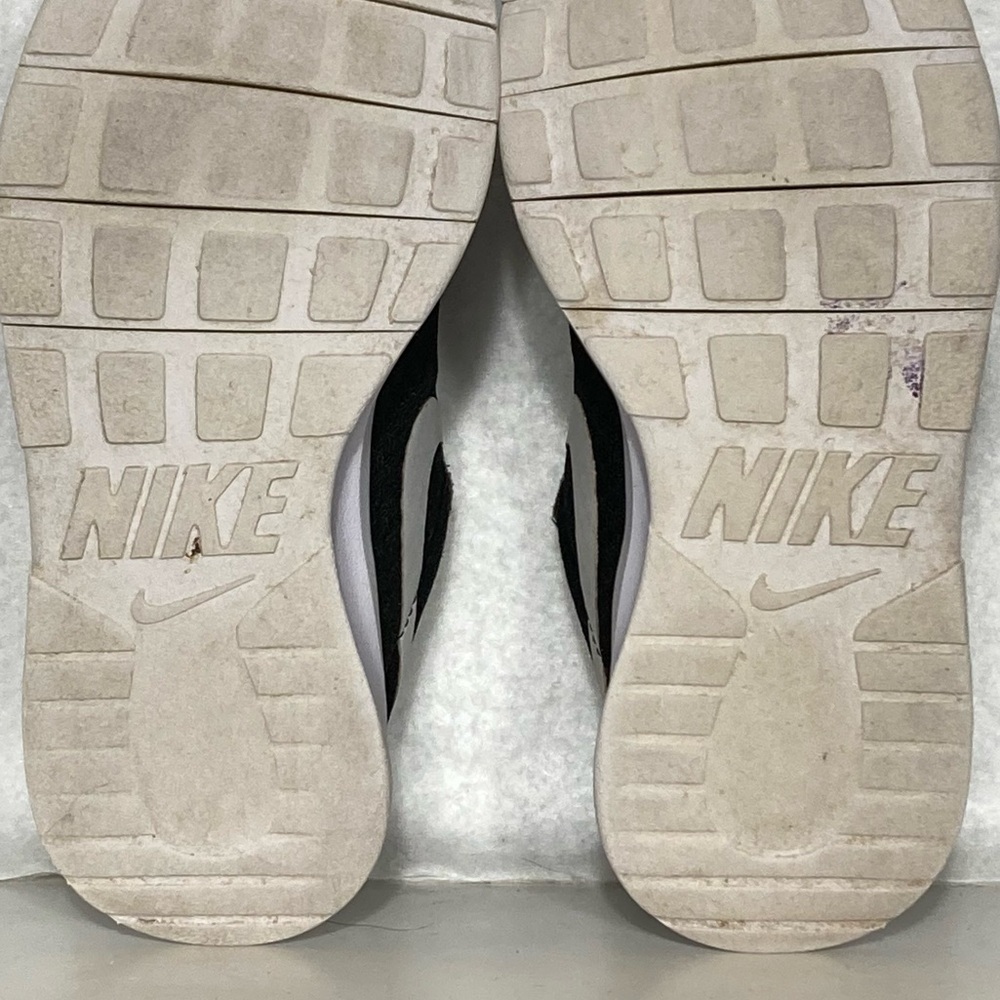 Nike Kids Black/White Tanjun Running Athletic Sneakers Shoes Size 3Y - Picture 10 of 11